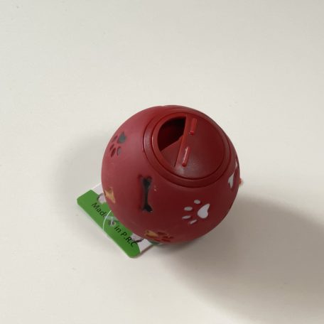 Jutalomfalattal tölthető kemény műanyag labda 8cm - BORDÓ, csont és tappancs mintával