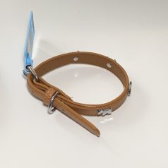   Műbőr nyakörv - kutyás szegecsekkel - 2cm x 30-42cm - barna