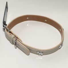   Műbőr nyakörv - kutyás szegecsekkel - 2,5cm x 46-56cm - bézs