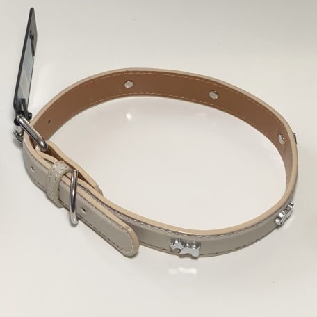 Műbőr nyakörv - kutyás szegecsekkel - 2,5cm x 46-56cm - bézs