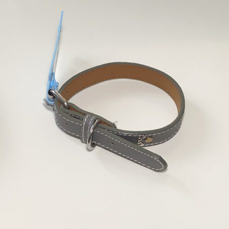 Műbőr nyakörv - tappancsos szegecsekkel - 2cm x 30-42cm - szürke