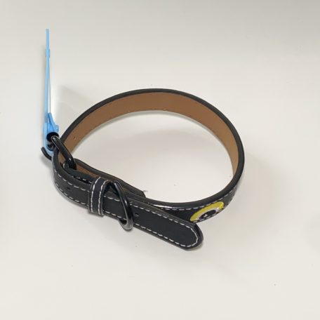 Műbőr nyakörv - hímzett szemekkel - 2cm x 30-42cm - fekete