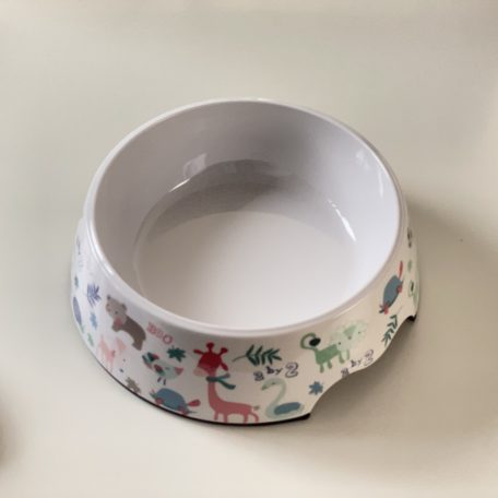 Masszív falú, fém betétes, műanyag tál - 26cm/1200ml - színes állatmintákkal