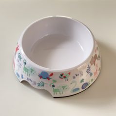  Masszív falú, fém betétes, műanyag tál - 22cm/700ml - színes állatmintákkal